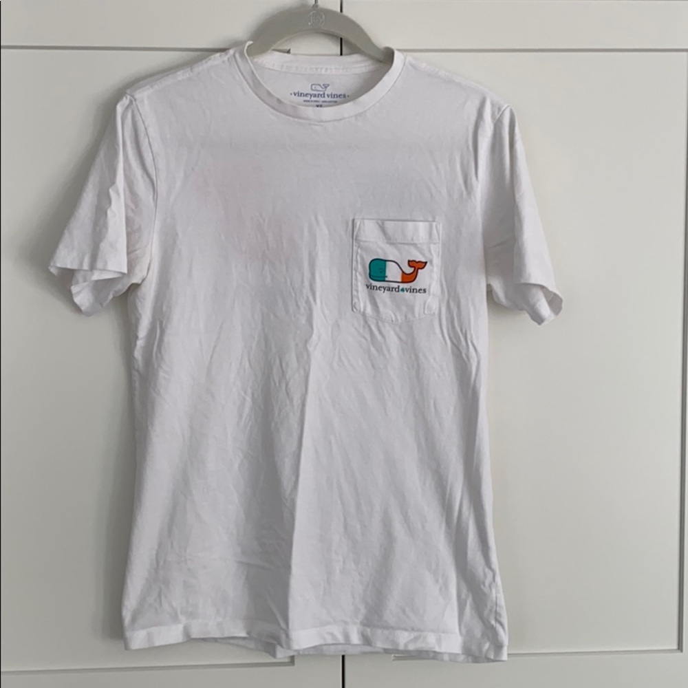 Vineyard vines T-shirt Ireland flag extra small